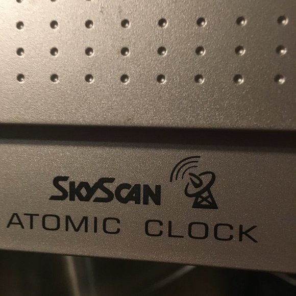 Skyscan Atomic Clock - 188 $30 or $25 w/offer - Picture 3 of 3
